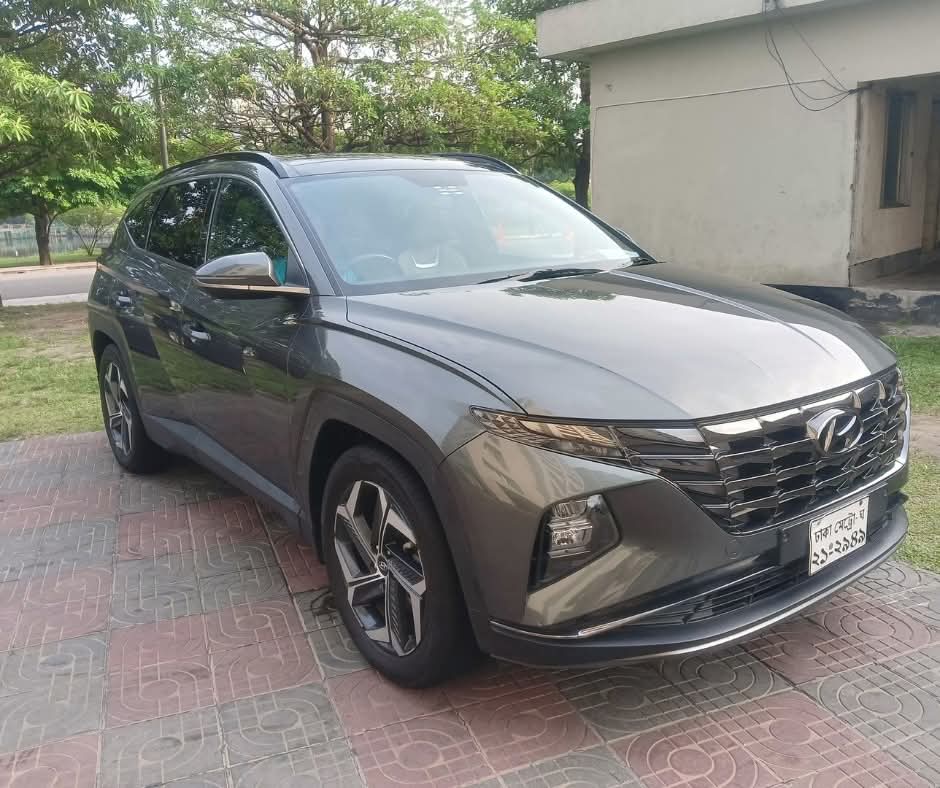 ওয়াশের পর ঝকঝকে Hyundai Tucson